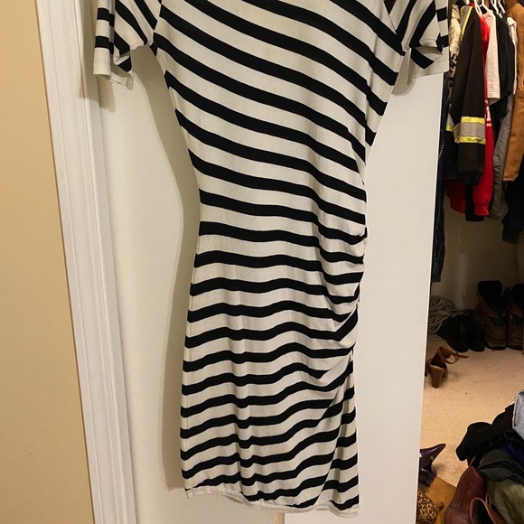 Guess by Marciano dress - Picture 3 of 4